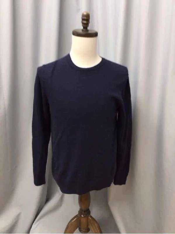 Men's Distressed Denim Casual Shirts with Frayed Edges for a Trendy and Rugged LookSIZE LARGE MR P Men's SHIRTS Men's Distressed Denim Casual Shirts with Frayed Edges for a Trendy and Rugged LookSIZE LARGE MR P Men's SHIRTS