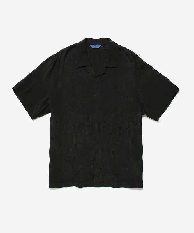 Men's Short - Sleeve Linen Casual Shirts in Light Khaki for a Breathable Summer OptionYork Mini Houndstooth Short Sleeve Shirt Men's Short - Sleeve Linen Casual Shirts in Light Khaki for a Breathable Summer OptionYork Mini Houndstooth Short Sleeve Shirt