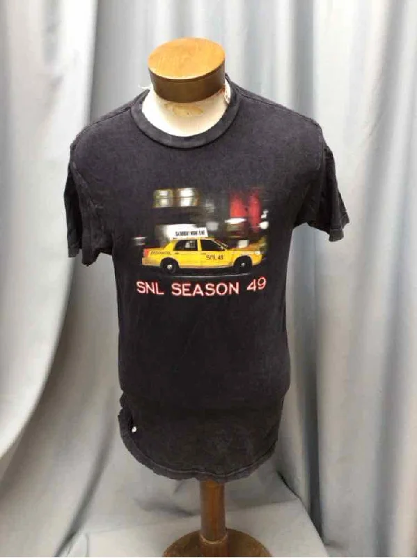 Plus Size Men's Striped Chambray Casual Shirts with a Spread Collar for a Preppy AppearanceSIZE MEDIUM SNL Men's SHIRTS Plus Size Men's Striped Chambray Casual Shirts with a Spread Collar for a Preppy AppearanceSIZE MEDIUM SNL Men's SHIRTS
