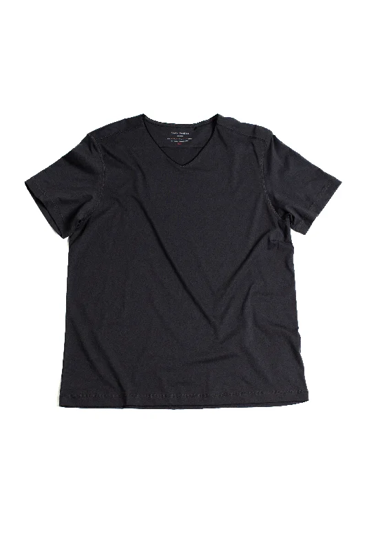 Men's Button - Down Oxford Casual Shirts in Crisp White for a Classic and Versatile Style100% Peruvian Pima Cotton Contrast Neckline Ink Replenishment T-Shirt Men's Button - Down Oxford Casual Shirts in Crisp White for a Classic and Versatile Style100% Peruvian Pima Cotton Contrast Neckline Ink Replenishment T-Shirt