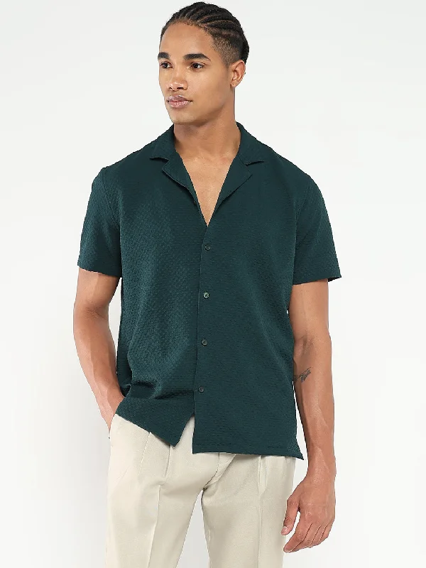 Plus Size Men's Striped Chambray Casual Shirts with a Spread Collar for a Preppy AppearanceMen Green Cuban Collar Solid Shirt
