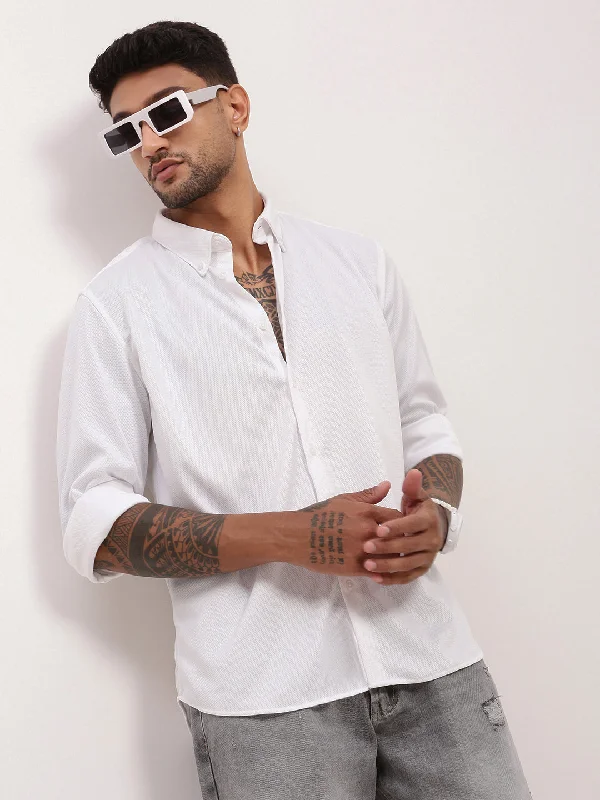 Men's Thermal - Lined Casual Shirts in Black for Added Warmth in Cold WeatherMen White Solid Slim Fit Shirt Men's Thermal - Lined Casual Shirts in Black for Added Warmth in Cold WeatherMen White Solid Slim Fit Shirt