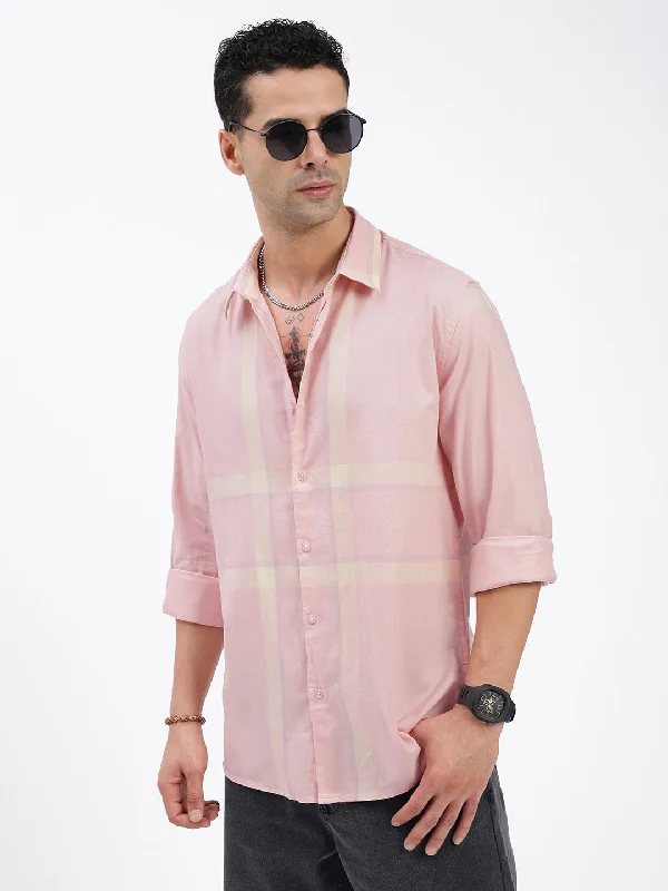 Men's Retro - Style Hawaiian Print Casual Shirts in Bold Patterns for a Tropical VacationMen Striped Peach Slim Fit Shirt Men's Retro - Style Hawaiian Print Casual Shirts in Bold Patterns for a Tropical VacationMen Striped Peach Slim Fit Shirt