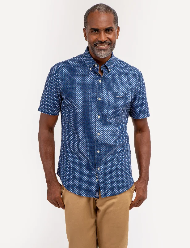 Men's Embroidered Detail Casual Shirts in Beige for a Touch of EleganceDIAMOND PRINT SHORT SLEEVE SHIRT WITH POCKET Men's Embroidered Detail Casual Shirts in Beige for a Touch of EleganceDIAMOND PRINT SHORT SLEEVE SHIRT WITH POCKET
