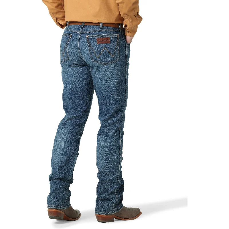 Men's Low - Rise Jeans in a Light Wash for a Casual and Youthful LookWrangler Men's Retro Ferris Slim Straight Jean Men's Low - Rise Jeans in a Light Wash for a Casual and Youthful LookWrangler Men's Retro Ferris Slim Straight Jean