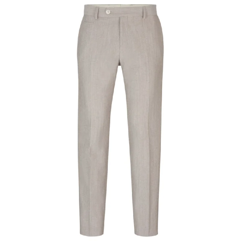 Men coats with a quilted pattern for added texture and warmthSlim-fit trousers