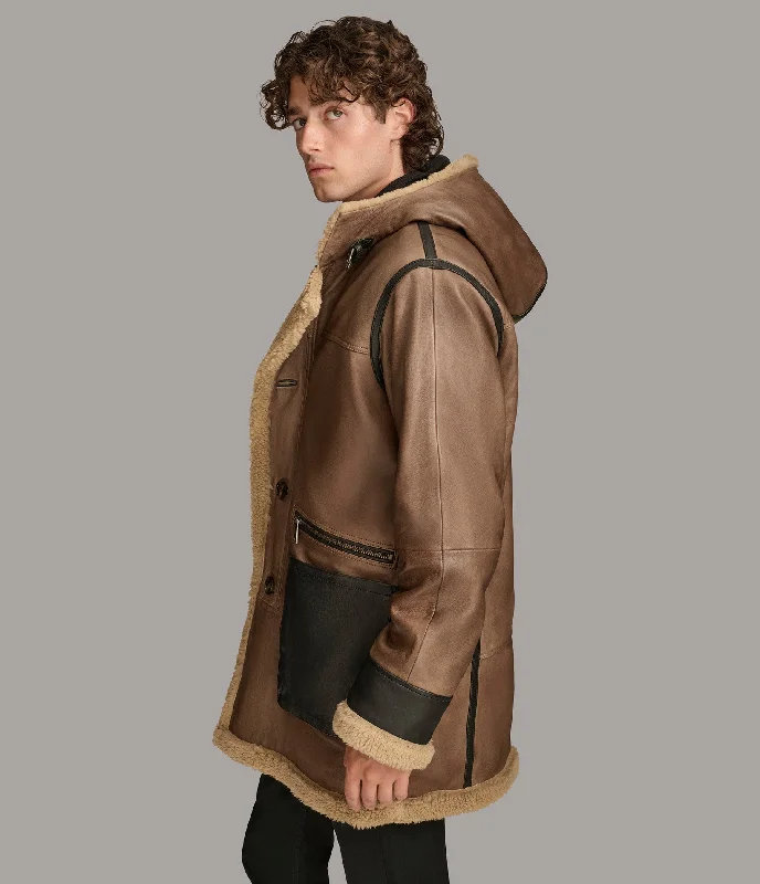 Slim - fit men coats in navy blue for a classic and sophisticated appearanceLogan Faux Shearling Coat Slim - fit men coats in navy blue for a classic and sophisticated appearanceLogan Faux Shearling Coat