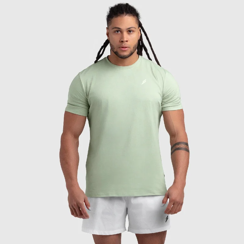 Men's lightweight performance t - shirts for running marathonsEssential Regular Fit Tee - Sage Green Men's lightweight performance t - shirts for running marathonsEssential Regular Fit Tee - Sage Green