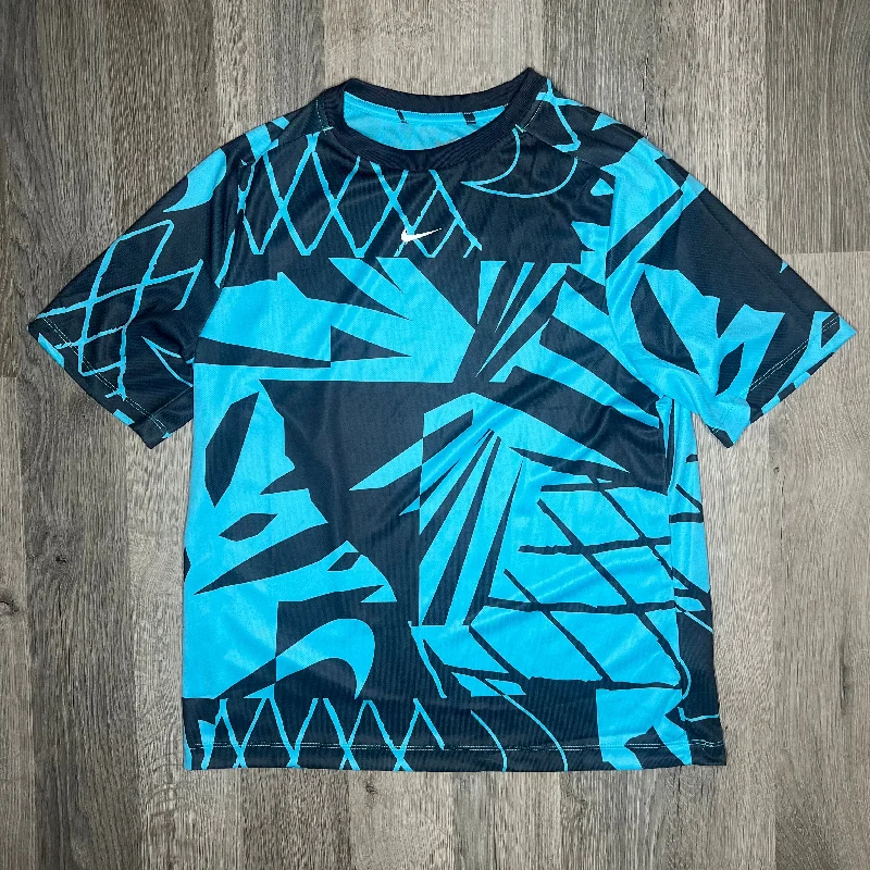 Men's polo t - shirts with a contrast collar for a preppy lookNike Festival Tee Blue (Junior) Men's polo t - shirts with a contrast collar for a preppy lookNike Festival Tee Blue (Junior)