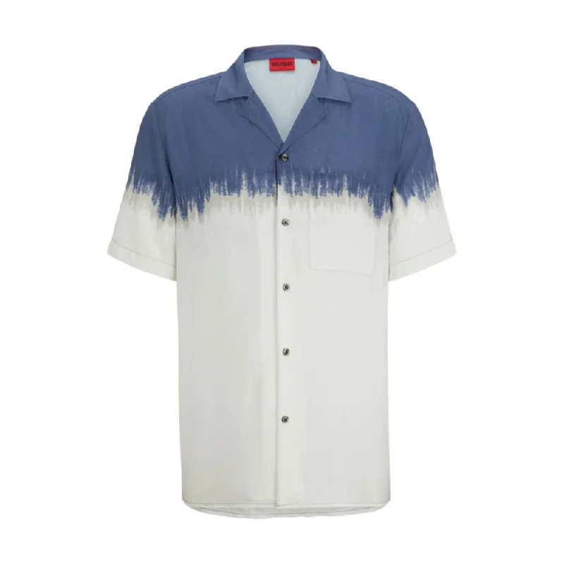 Men's polo t - shirts with a contrast collar for a preppy lookRelaxed-fit shirt with abstract print Men's polo t - shirts with a contrast collar for a preppy lookRelaxed-fit shirt with abstract print