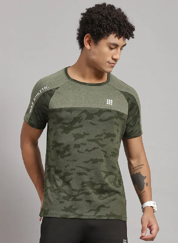 Men's thermal t - shirts with a high - neck design for cold weatherMen Olive Printed T-Shirt Men's thermal t - shirts with a high - neck design for cold weatherMen Olive Printed T-Shirt