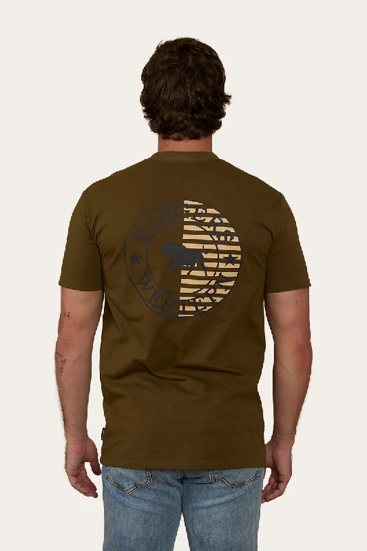 Men's thermal t - shirts with a high - neck design for cold weatherSignature Bull Flag Mens Stock Fit T-Shirt - Military Green Men's thermal t - shirts with a high - neck design for cold weatherSignature Bull Flag Mens Stock Fit T-Shirt - Military Green