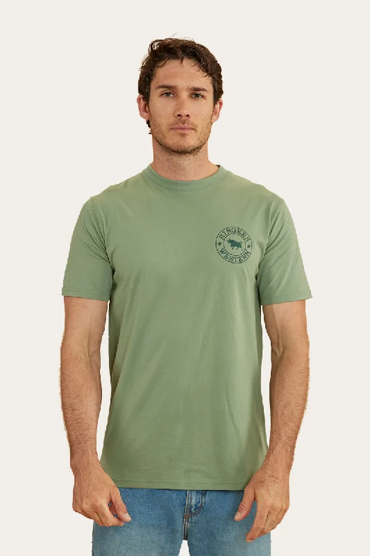 Men's moisture - wicking athletic t - shirts for intense workoutsSignature Bull Mens Classic Fit T-Shirt - Leaf/Pine Men's moisture - wicking athletic t - shirts for intense workoutsSignature Bull Mens Classic Fit T-Shirt - Leaf/Pine