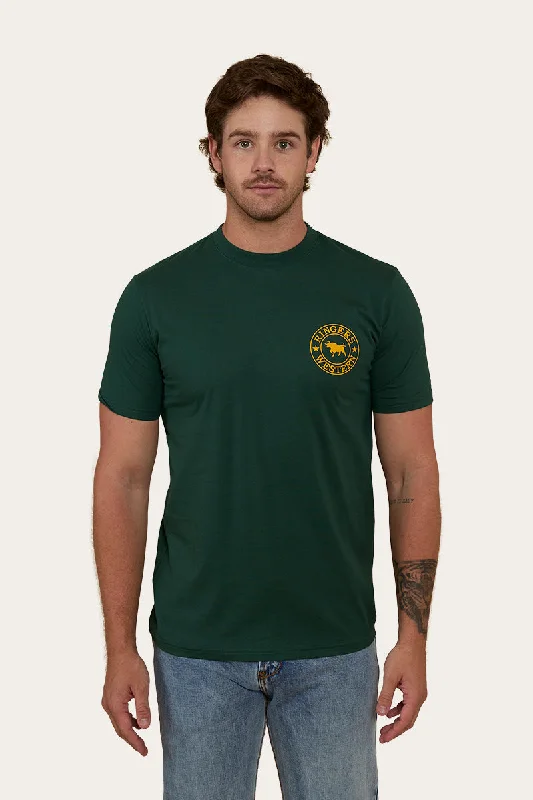 Men's organic cotton crew - neck t - shirts for everyday comfortSignature Bull Mens Classic T-Shirt - Pine/Yellow Men's organic cotton crew - neck t - shirts for everyday comfortSignature Bull Mens Classic T-Shirt - Pine/Yellow